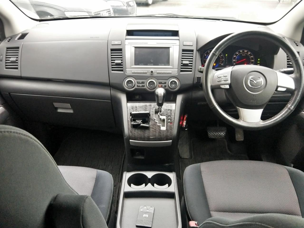 2006 Mazda MPV