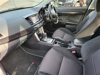 2017 Mitsubishi Lancer - Thumbnail