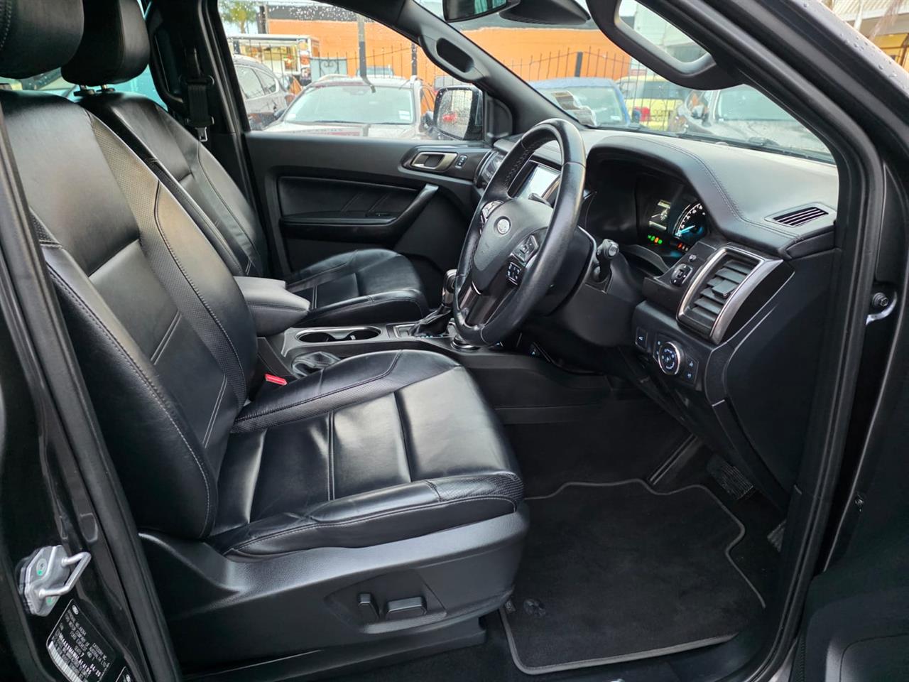 2020 Ford Everest