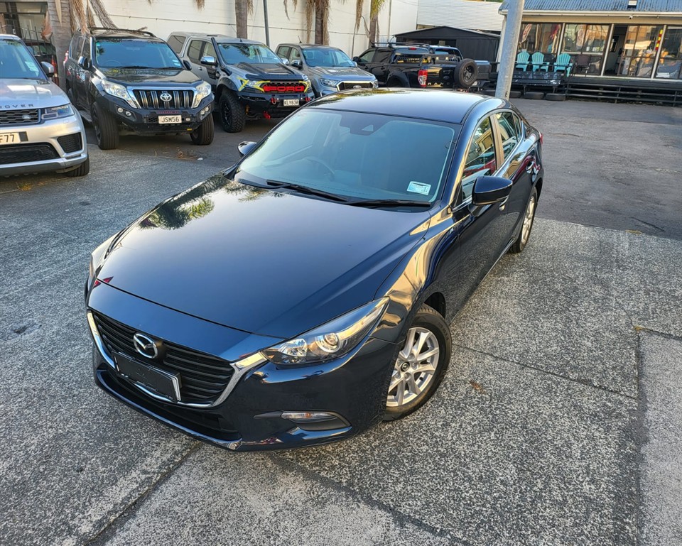 2017 Mazda Axela