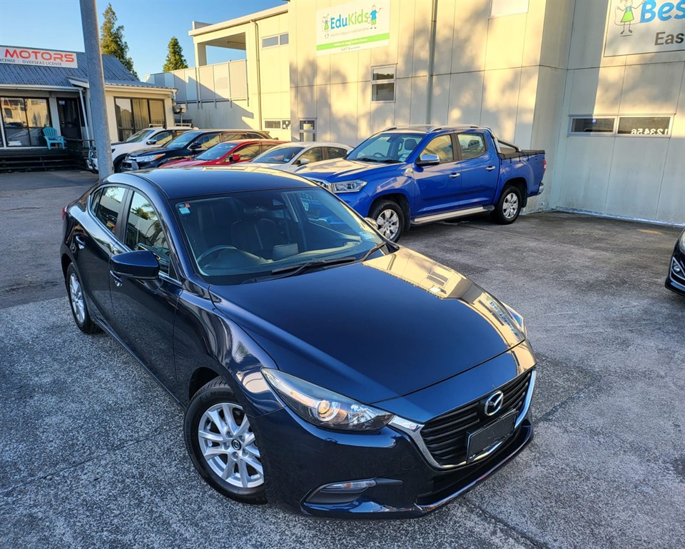 2017 Mazda Axela