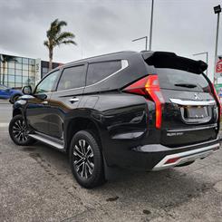 2020 Mitsubishi Pajero - Thumbnail