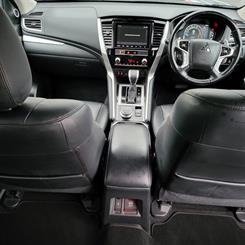 2020 Mitsubishi Pajero - Thumbnail