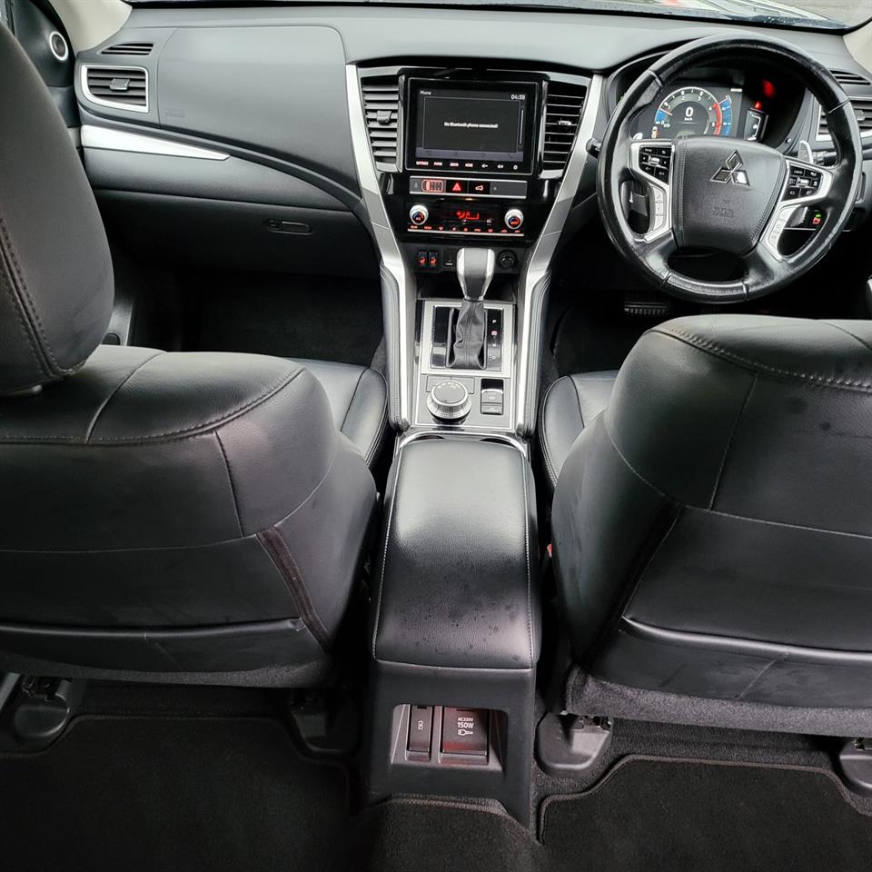 2020 Mitsubishi Pajero