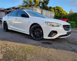 2018 Holden COMMODORE - Thumbnail