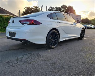 2018 Holden COMMODORE - Thumbnail