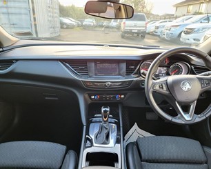 2018 Holden COMMODORE - Thumbnail