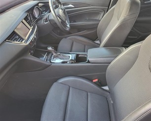 2018 Holden COMMODORE - Thumbnail