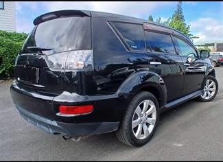 2011 Mitsubishi Outlander - Thumbnail