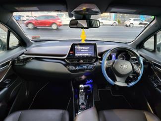 2018 Toyota C-HR Hybrid - Thumbnail