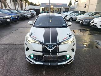 2018 Toyota C-HR Hybrid - Thumbnail