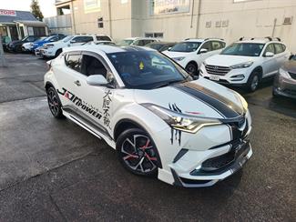 2018 Toyota C-HR Hybrid - Thumbnail