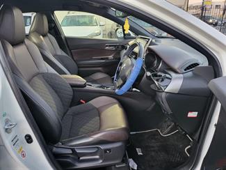 2018 Toyota C-HR Hybrid - Thumbnail