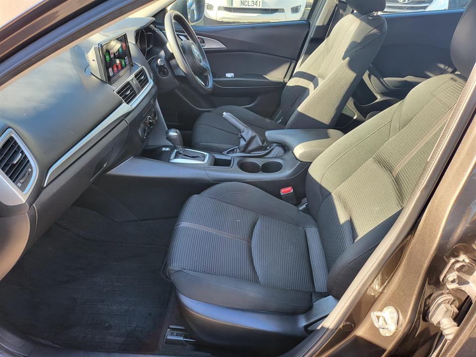 2016 Mazda Axela