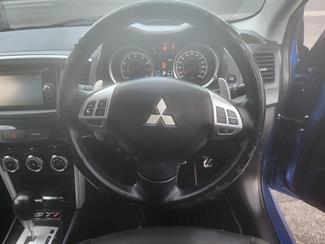 2017 Mitsubishi Lancer - Thumbnail