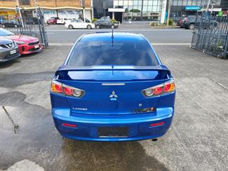 2017 Mitsubishi Lancer - Thumbnail