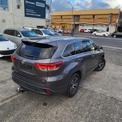 2017 Toyota Highlander - Thumbnail