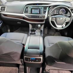 2017 Toyota Highlander - Thumbnail