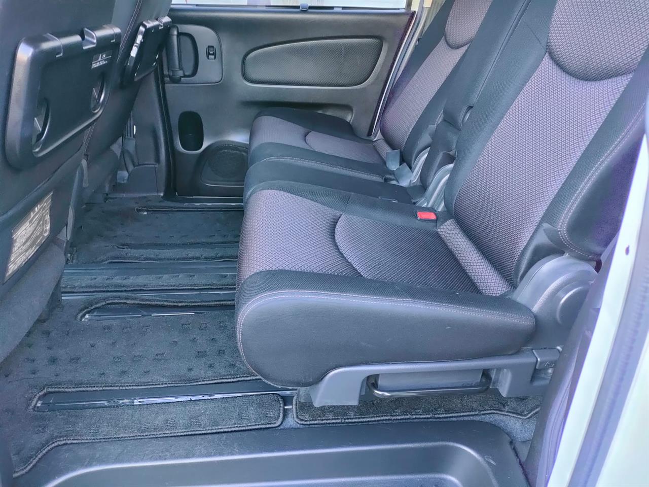 2011 Nissan Serena