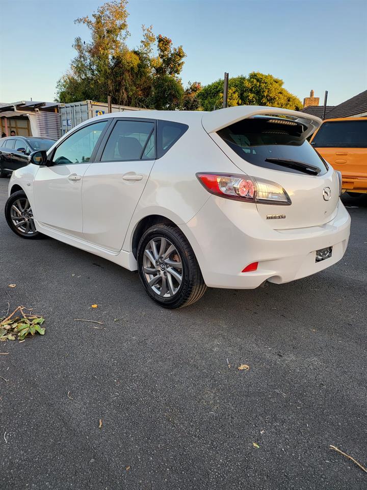 2013 Mazda Axela Sports