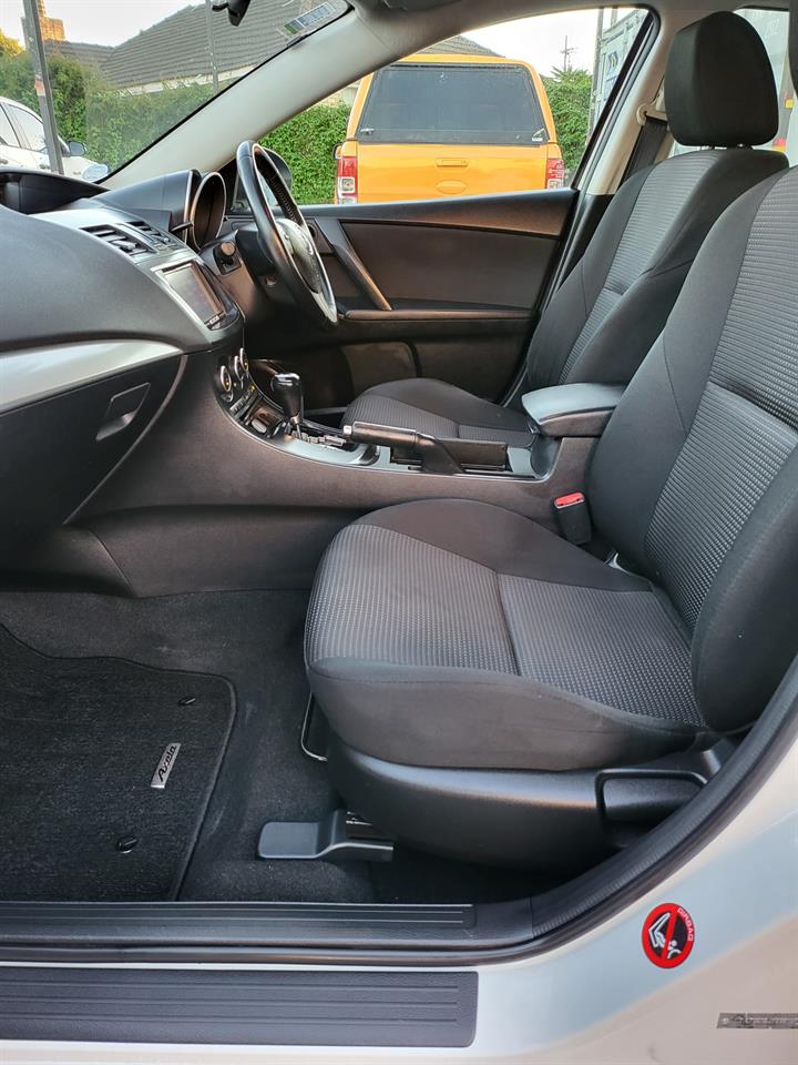 2013 Mazda Axela Sports