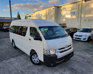 2015 Toyota Hiace - Thumbnail