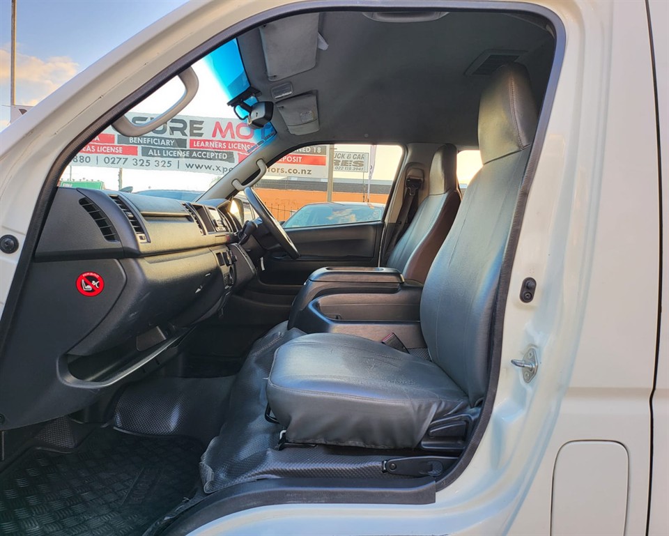 2015 Toyota Hiace