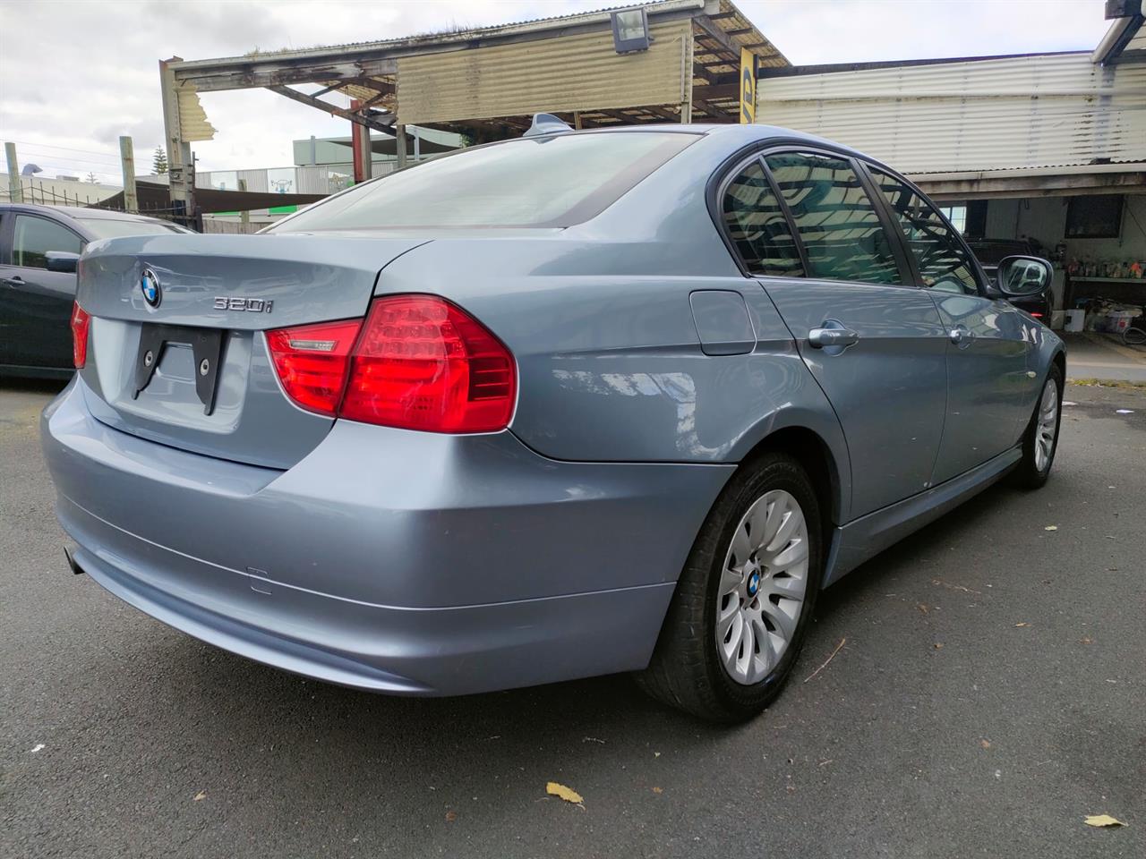 2009 BMW 320i