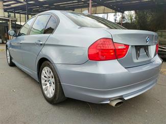 2009 BMW 320i - Thumbnail