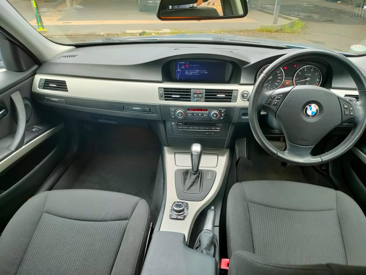 2009 BMW 320i