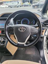 2015 Toyota NOAH - Thumbnail