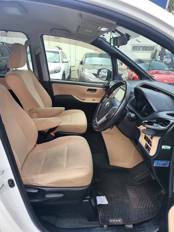 2015 Toyota NOAH