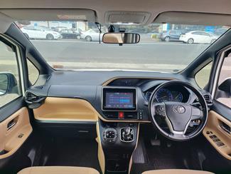 2015 Toyota NOAH - Thumbnail