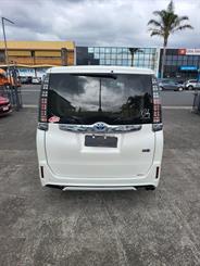 2015 Toyota NOAH - Thumbnail