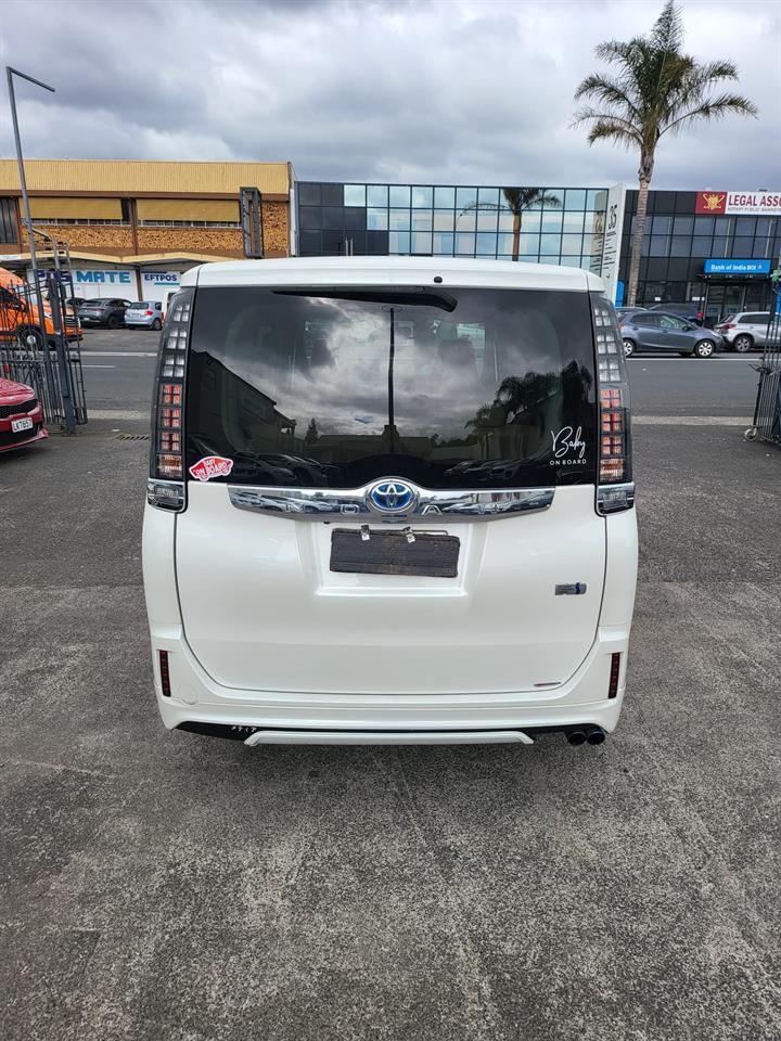 2015 Toyota NOAH