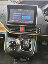 2015 Toyota NOAH - Thumbnail