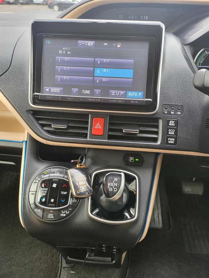 2015 Toyota NOAH