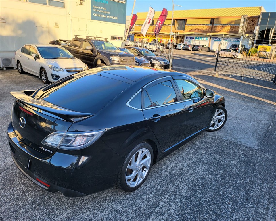 2011 Mazda Atenza