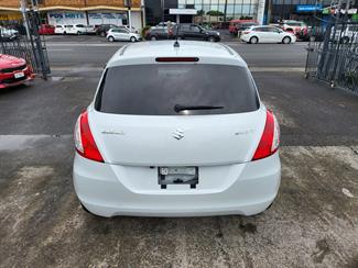 2011 Suzuki Swift - Thumbnail