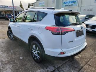 2019 Toyota Rav4 - Thumbnail