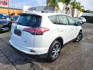 2019 Toyota Rav4 - Thumbnail