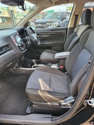 2019 Mitsubishi outlander - Thumbnail