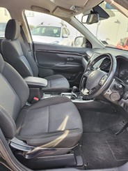2019 Mitsubishi outlander - Thumbnail