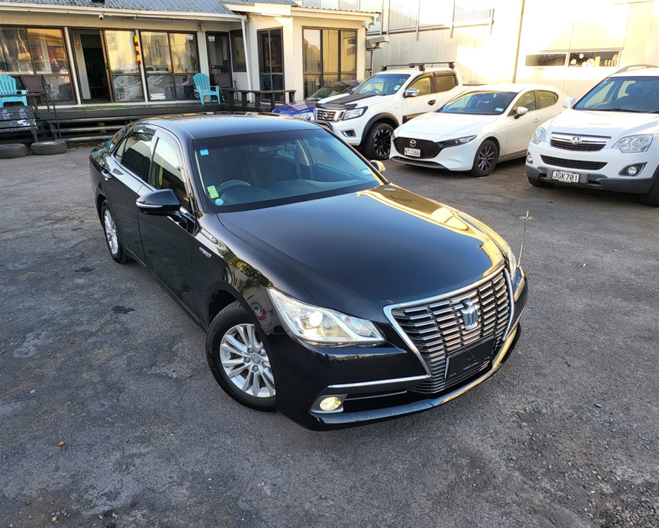 2015 Toyota Crown
