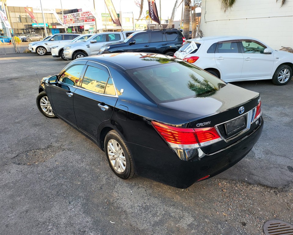2015 Toyota Crown