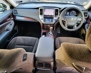 2015 Toyota Crown - Thumbnail