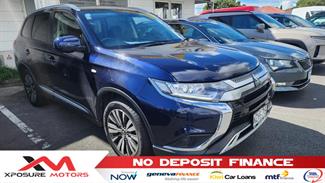 2022 Mitsubishi Outlander - Thumbnail