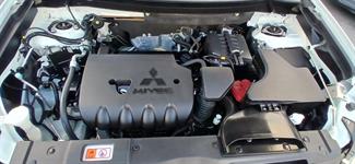 2022 Mitsubishi Outlander - Thumbnail