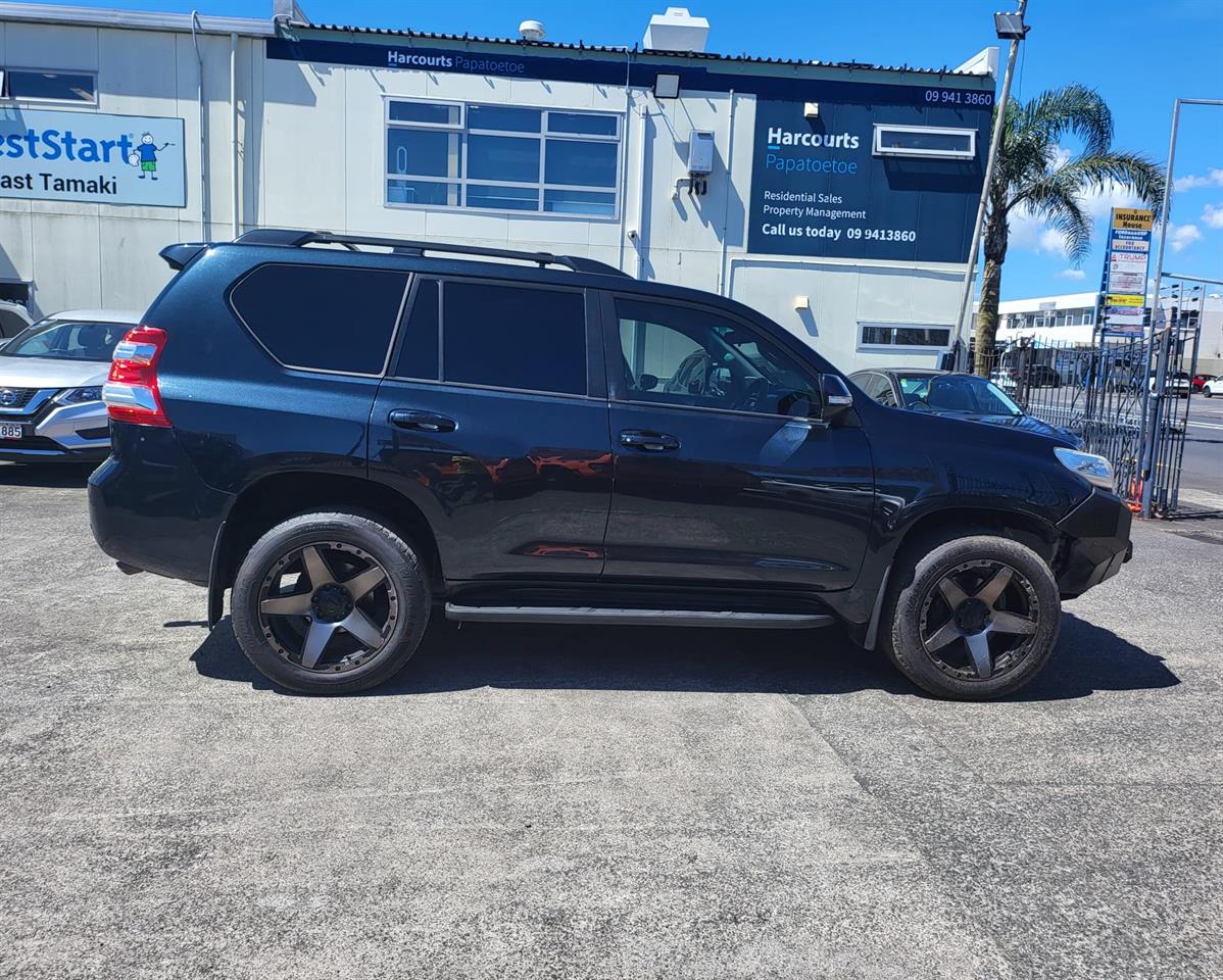 2016 Toyota LANDCRUISER