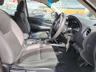 2021 Nissan Navara - Thumbnail